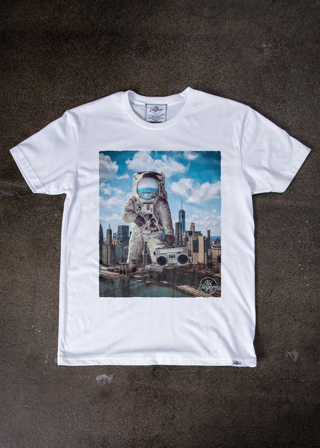 Astro Men\'s — T-Shirt NYC Dangerous Kid White Classic